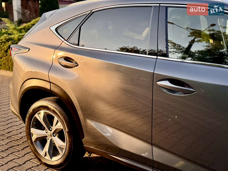 Внедорожник / Кроссовер Lexus NX 2017 в Одессе