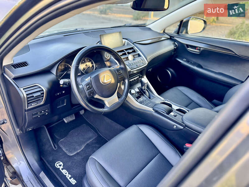 Внедорожник / Кроссовер Lexus NX 2017 в Одессе