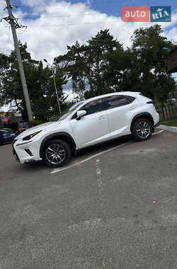 Позашляховик / Кросовер Lexus NX 2021 в 