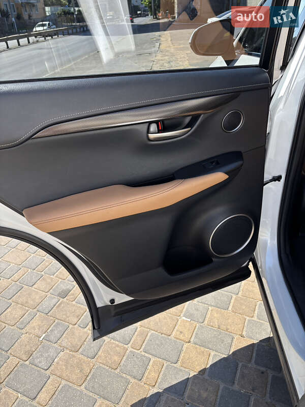 Внедорожник / Кроссовер Lexus NX 2016 в Одессе