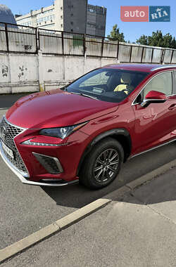 Внедорожник / Кроссовер Lexus NX 2018 в 