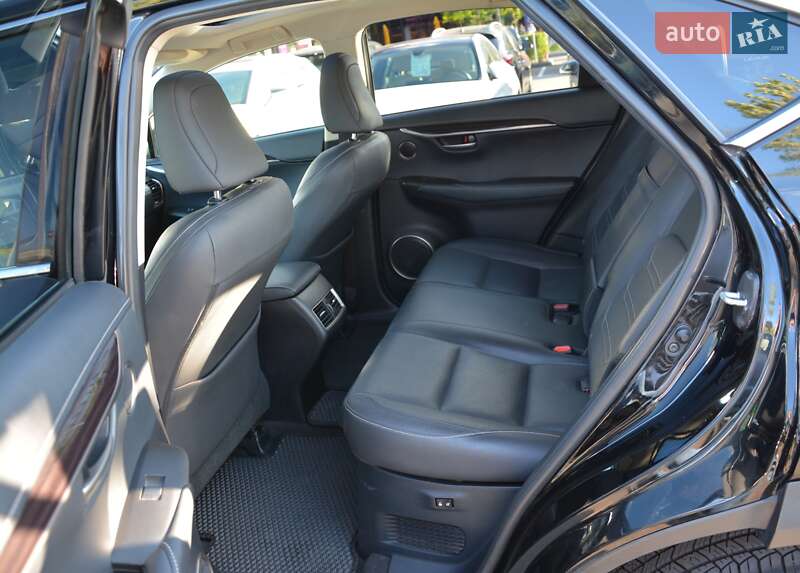 Позашляховик / Кросовер Lexus NX 2015 в Києві