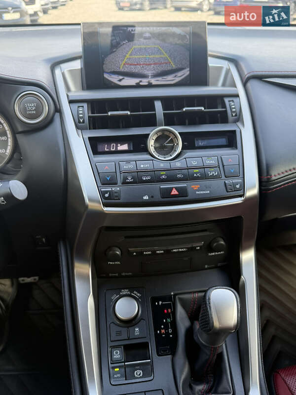 Внедорожник / Кроссовер Lexus NX 2015 в Хмельницком