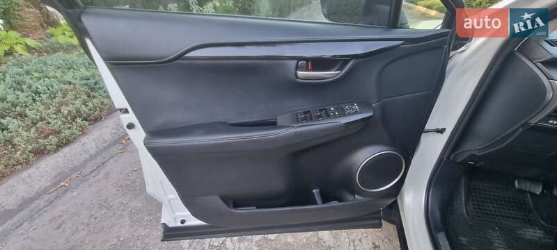 Внедорожник / Кроссовер Lexus NX 2015 в Каменском