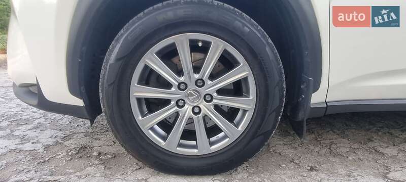 Внедорожник / Кроссовер Lexus NX 2015 в Каменском