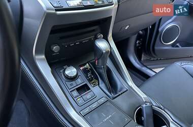 Позашляховик / Кросовер Lexus NX 2019 в 