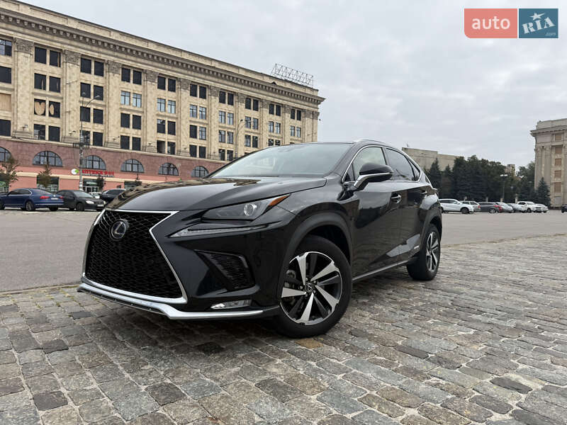 Lexus NX 2021