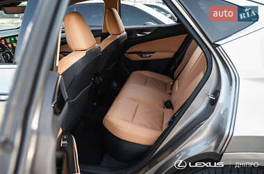 Позашляховик / Кросовер Lexus NX 2023 в 