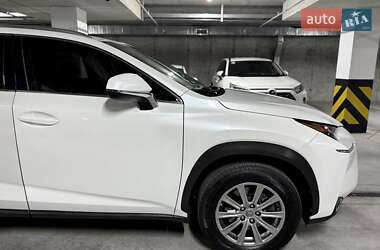 Позашляховик / Кросовер Lexus NX 2015 в 