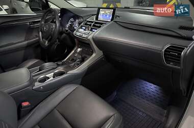 Позашляховик / Кросовер Lexus NX 2015 в 