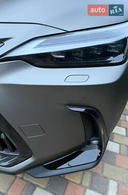 Позашляховик / Кросовер Lexus NX 2022 в 