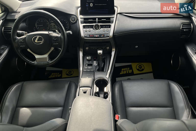 Внедорожник / Кроссовер Lexus NX 2018 в Мукачево