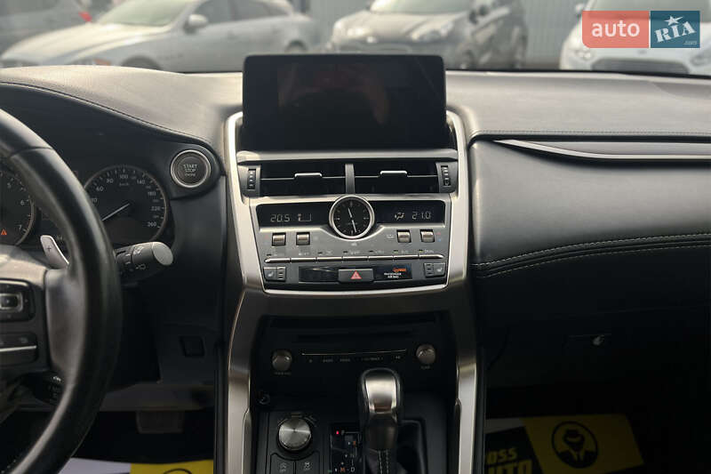 Внедорожник / Кроссовер Lexus NX 2018 в Мукачево