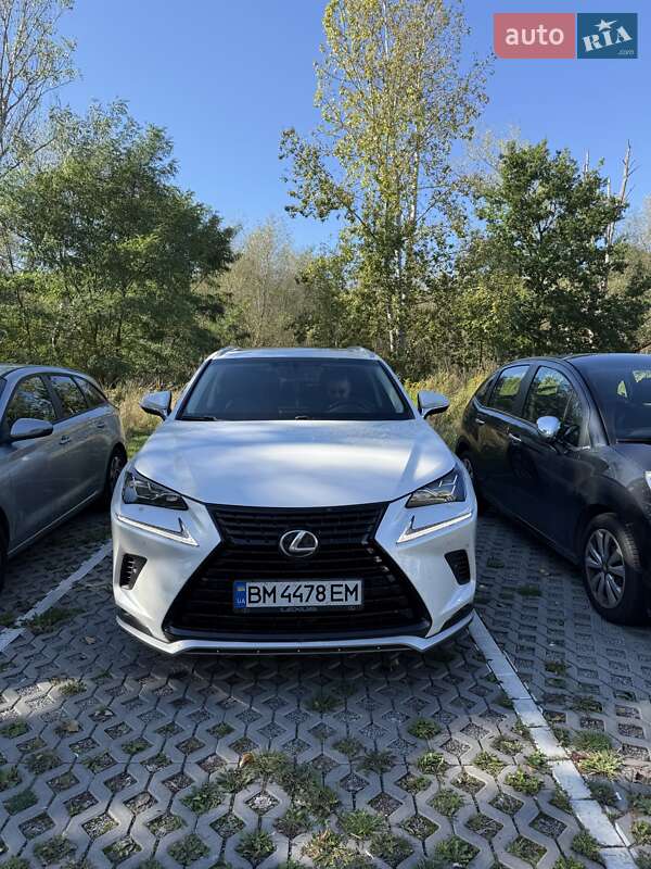 Позашляховик / Кросовер Lexus NX 2017 в Львові