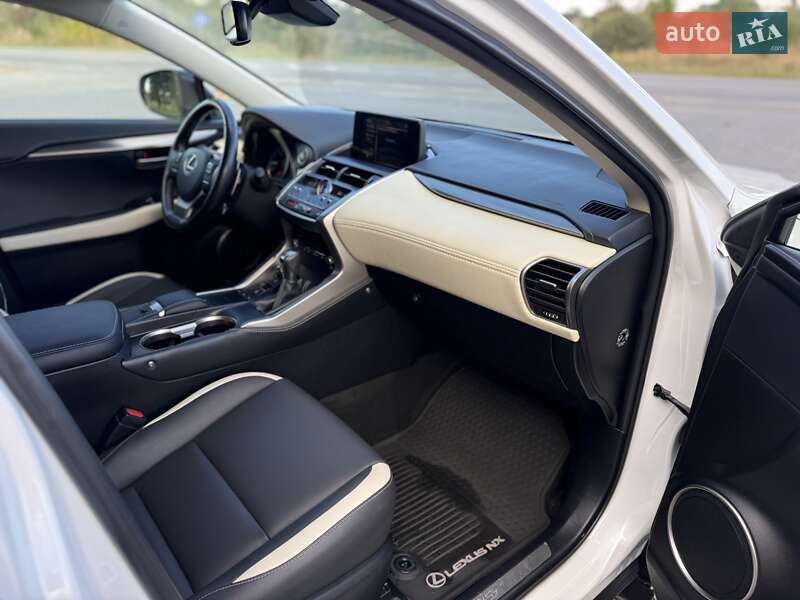 Позашляховик / Кросовер Lexus NX 2020 в Івано-Франківську
