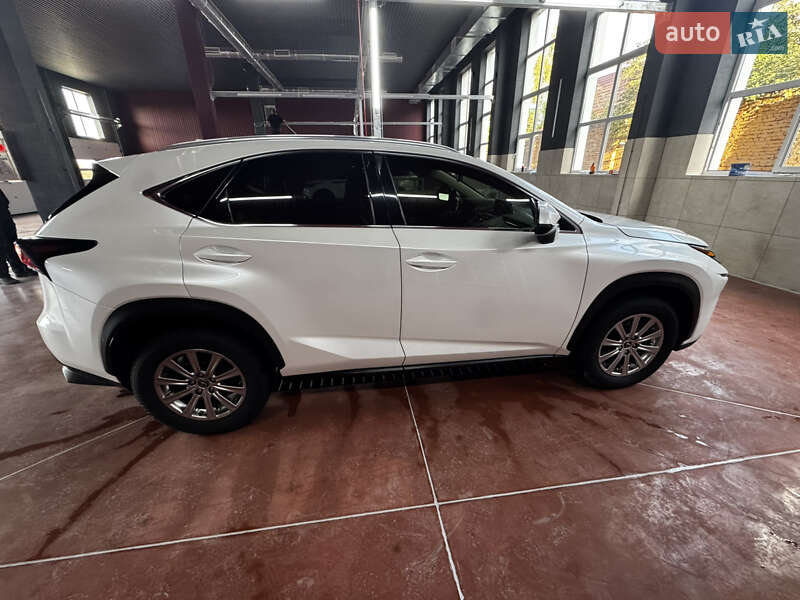 Позашляховик / Кросовер Lexus NX 2018 в Рівному