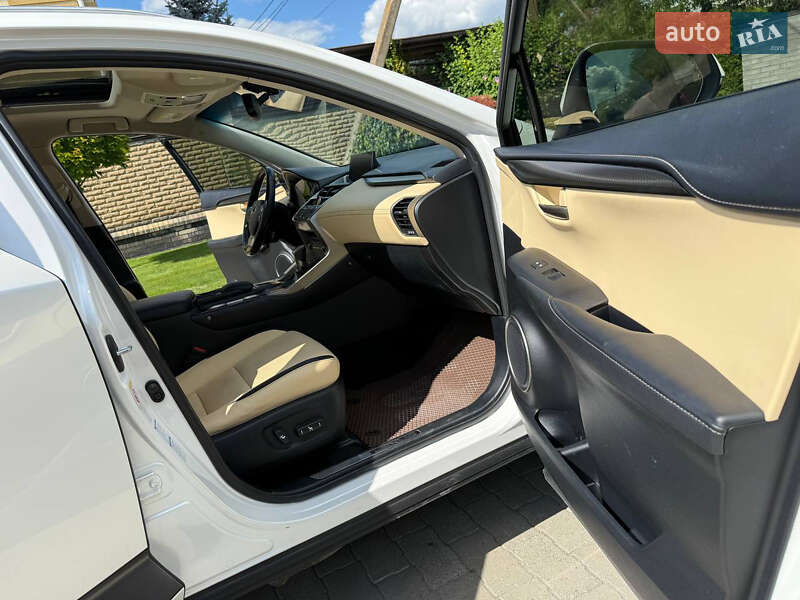 Позашляховик / Кросовер Lexus NX 2015 в Білій Церкві