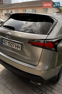 Позашляховик / Кросовер Lexus NX 2014 в 