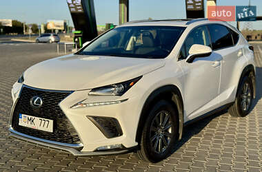 Позашляховик / Кросовер Lexus NX 2015 в 