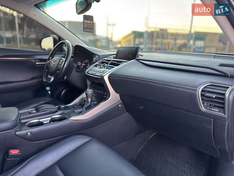 Внедорожник / Кроссовер Lexus NX 2016 в Виннице