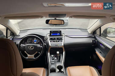 Позашляховик / Кросовер Lexus NX 2015 в 