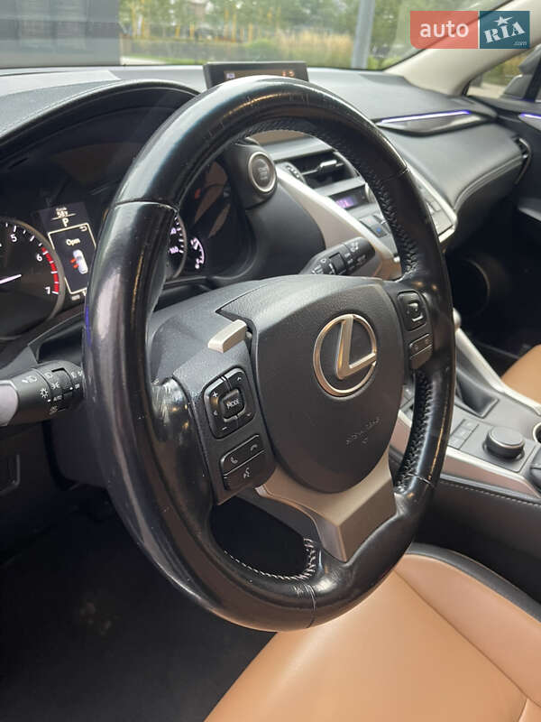 Позашляховик / Кросовер Lexus NX 2015 в Києві