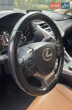 Позашляховик / Кросовер Lexus NX 2015 в 