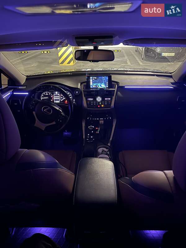 Позашляховик / Кросовер Lexus NX 2015 в Києві