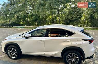 Lexus NX 2021