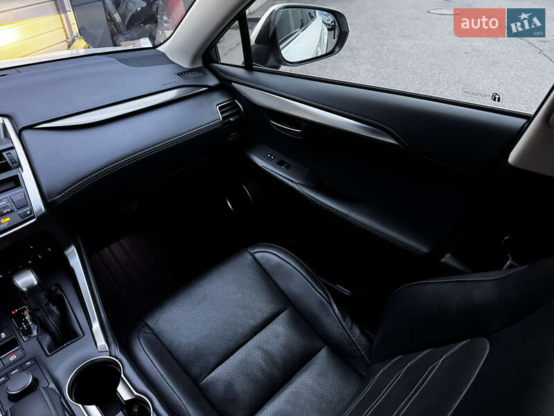 Внедорожник / Кроссовер Lexus NX 2015 в Киеве