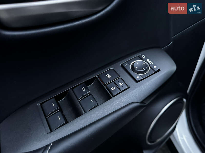 Внедорожник / Кроссовер Lexus NX 2015 в Киеве