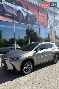 Lexus NX 2022