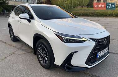 Lexus NX 2021