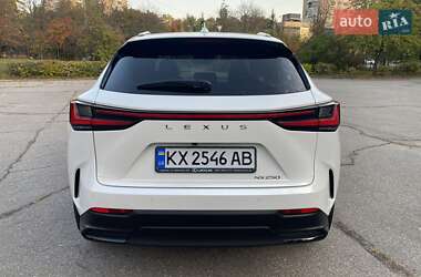 Позашляховик / Кросовер Lexus NX 2021 в 