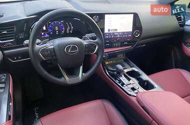 Позашляховик / Кросовер Lexus NX 2021 в 