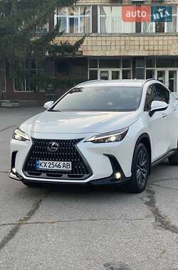 Позашляховик / Кросовер Lexus NX 2021 в 