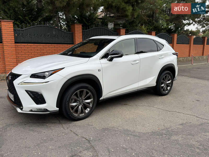 Lexus NX 2021