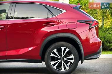 Позашляховик / Кросовер Lexus NX 2017 в 