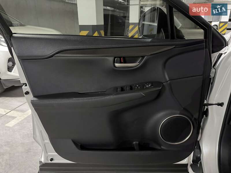 Позашляховик / Кросовер Lexus NX 2015 в Дніпрі