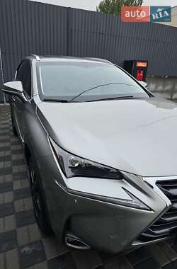Позашляховик / Кросовер Lexus NX 2014 в 