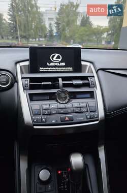 Позашляховик / Кросовер Lexus NX 2014 в 