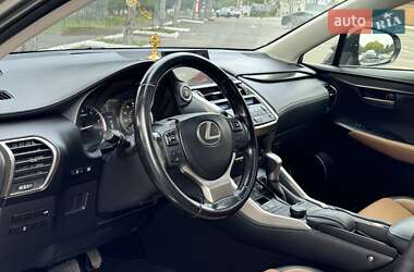 Позашляховик / Кросовер Lexus NX 2016 в 