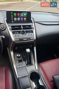 Позашляховик / Кросовер Lexus NX 2018 в 