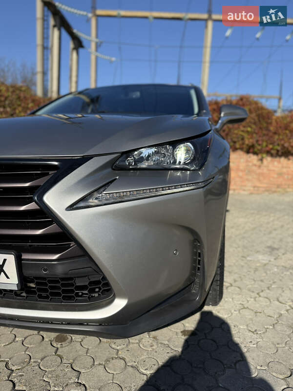 Позашляховик / Кросовер Lexus NX 2016 в Чернівцях