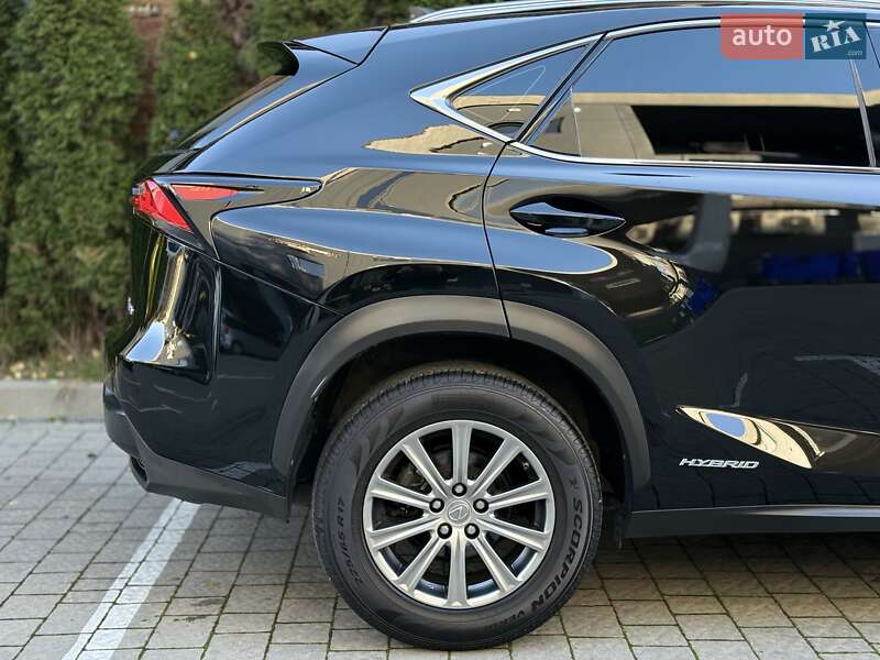 Позашляховик / Кросовер Lexus NX 2015 в Львові