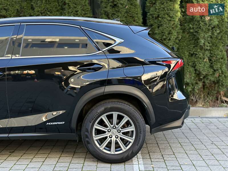 Позашляховик / Кросовер Lexus NX 2015 в Львові