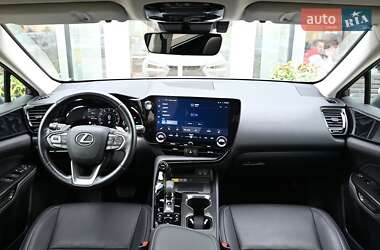 Позашляховик / Кросовер Lexus NX 2022 в 