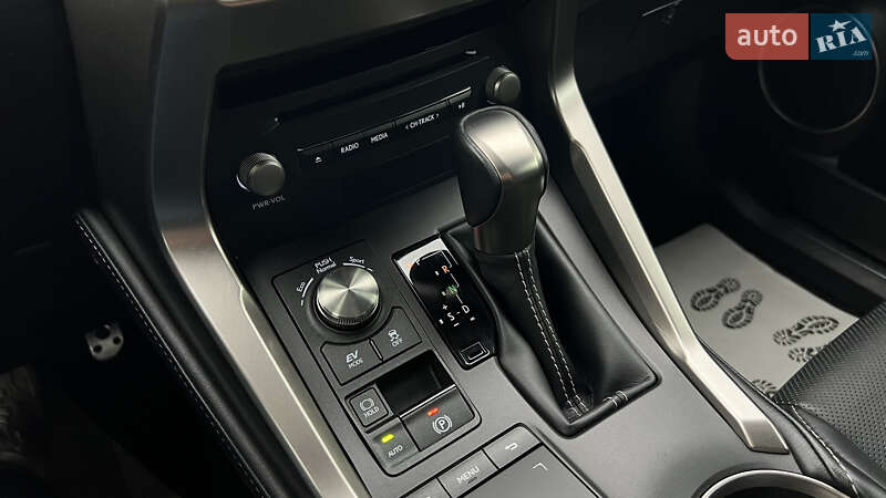 Позашляховик / Кросовер Lexus NX 2020 в Львові