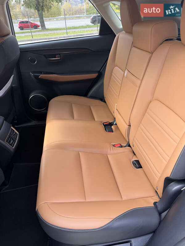 Позашляховик / Кросовер Lexus NX 2017 в Києві