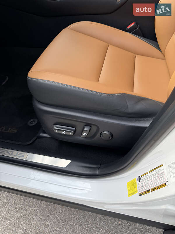 Позашляховик / Кросовер Lexus NX 2017 в Києві